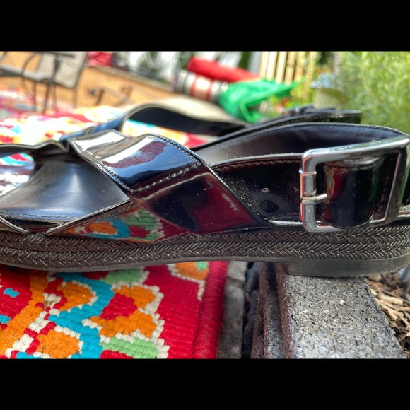 Katy Perry black patent leather sandals - Picture 4 of 4